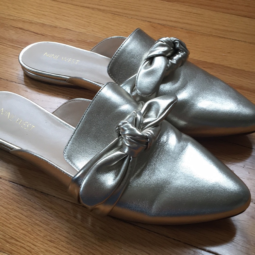 Nine West | Gold Mule 9